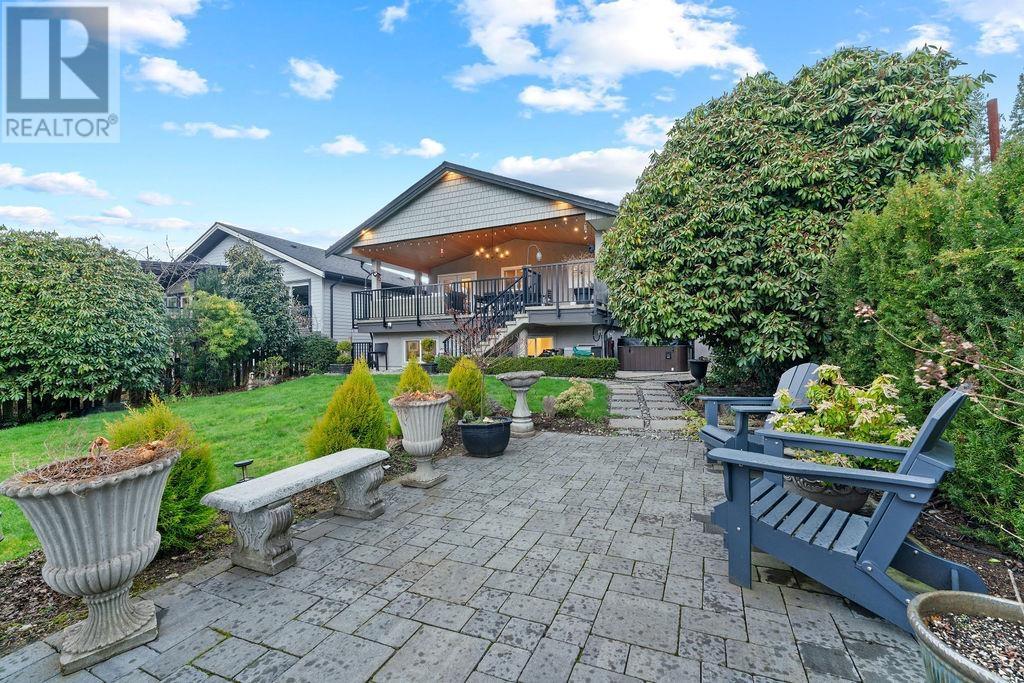 












549 W 22ND STREET

,
North Vancouver,




British Columbia
V7M2A6

