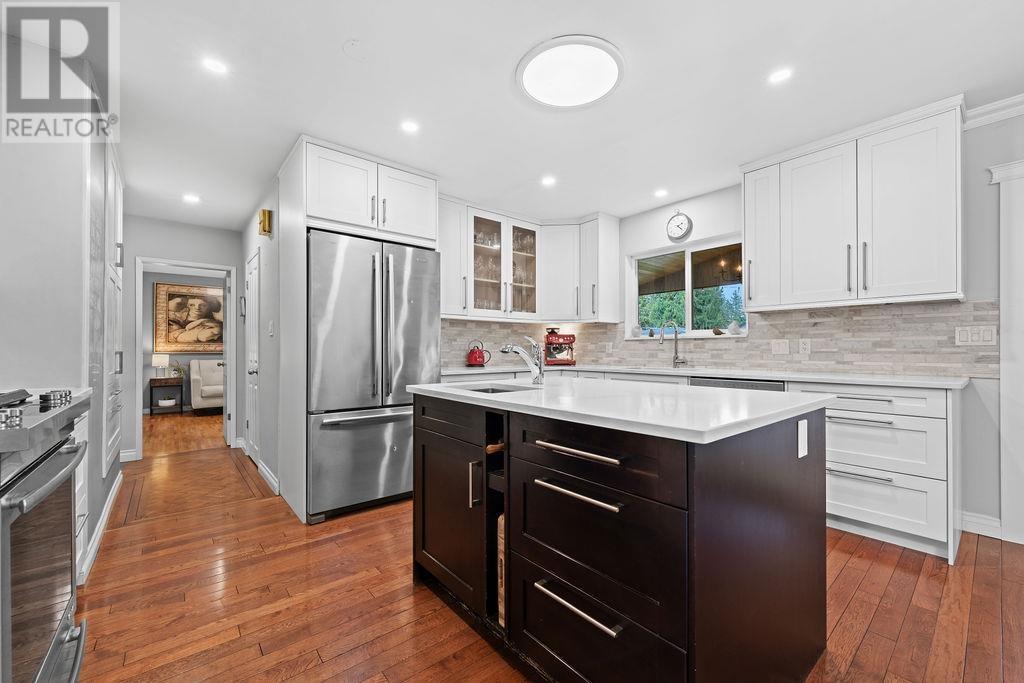 












549 W 22ND STREET

,
North Vancouver,




British Columbia
V7M2A6

