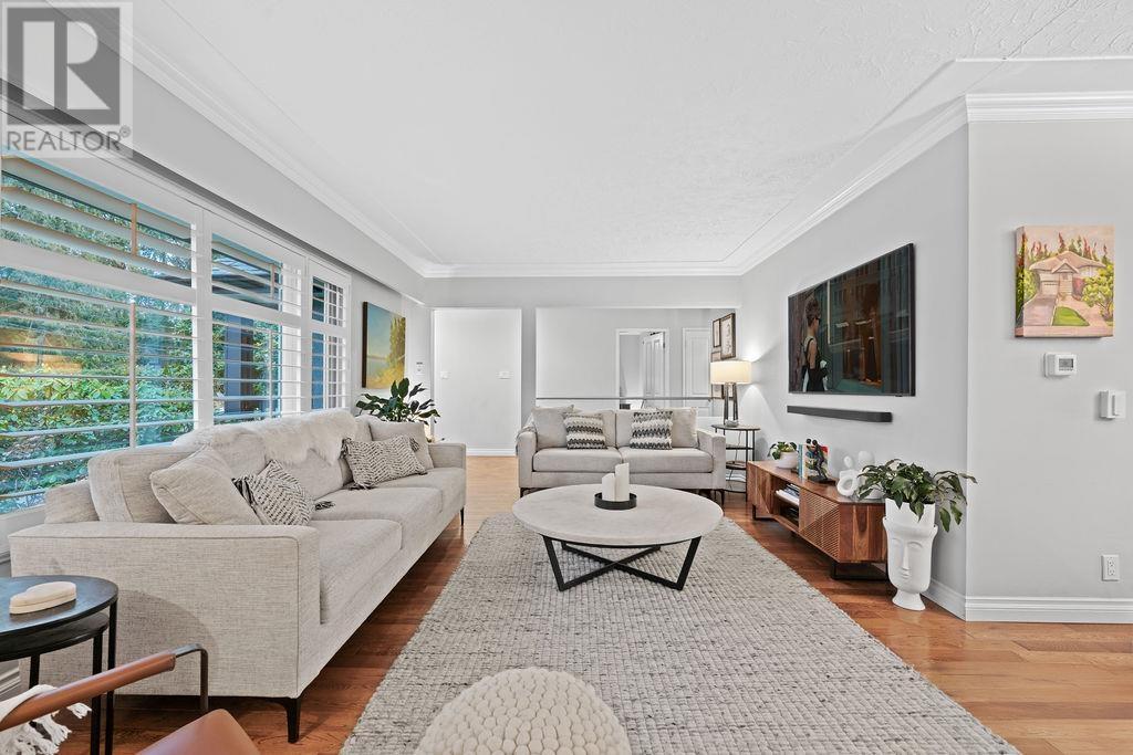 












549 W 22ND STREET

,
North Vancouver,




British Columbia
V7M2A6


