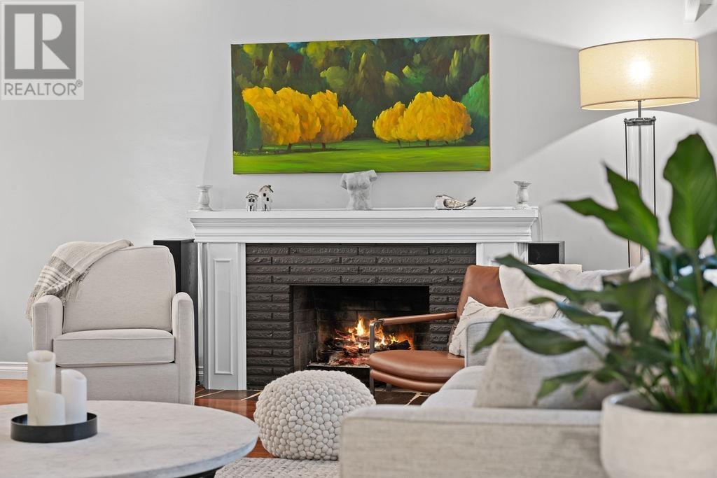 












549 W 22ND STREET

,
North Vancouver,




British Columbia
V7M2A6

