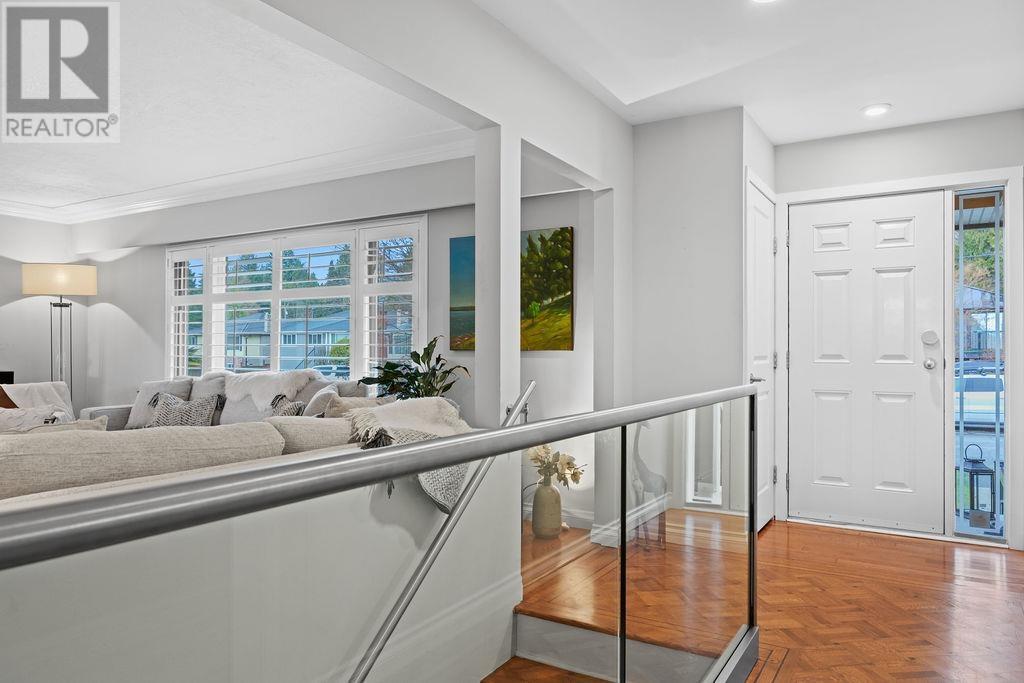 












549 W 22ND STREET

,
North Vancouver,




British Columbia
V7M2A6

