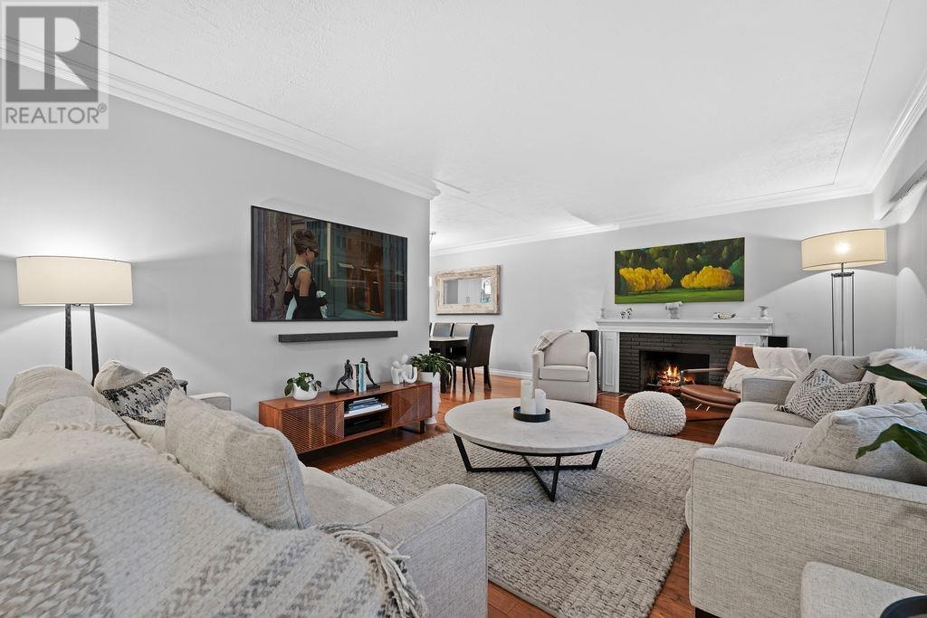 












549 W 22ND STREET

,
North Vancouver,




British Columbia
V7M2A6

