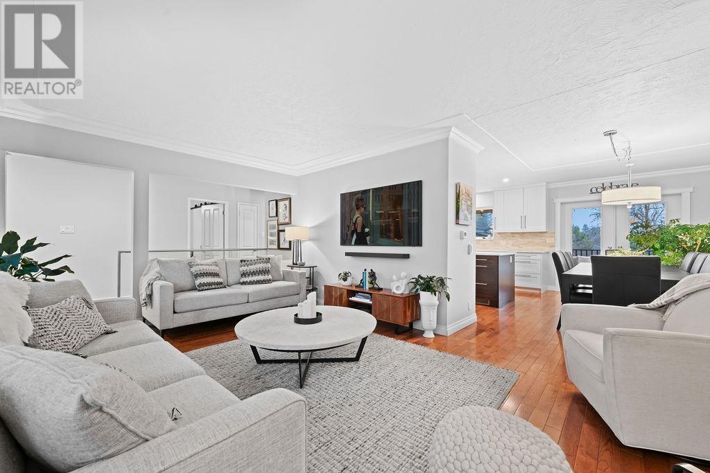 












549 W 22ND STREET

,
North Vancouver,




British Columbia
V7M2A6

