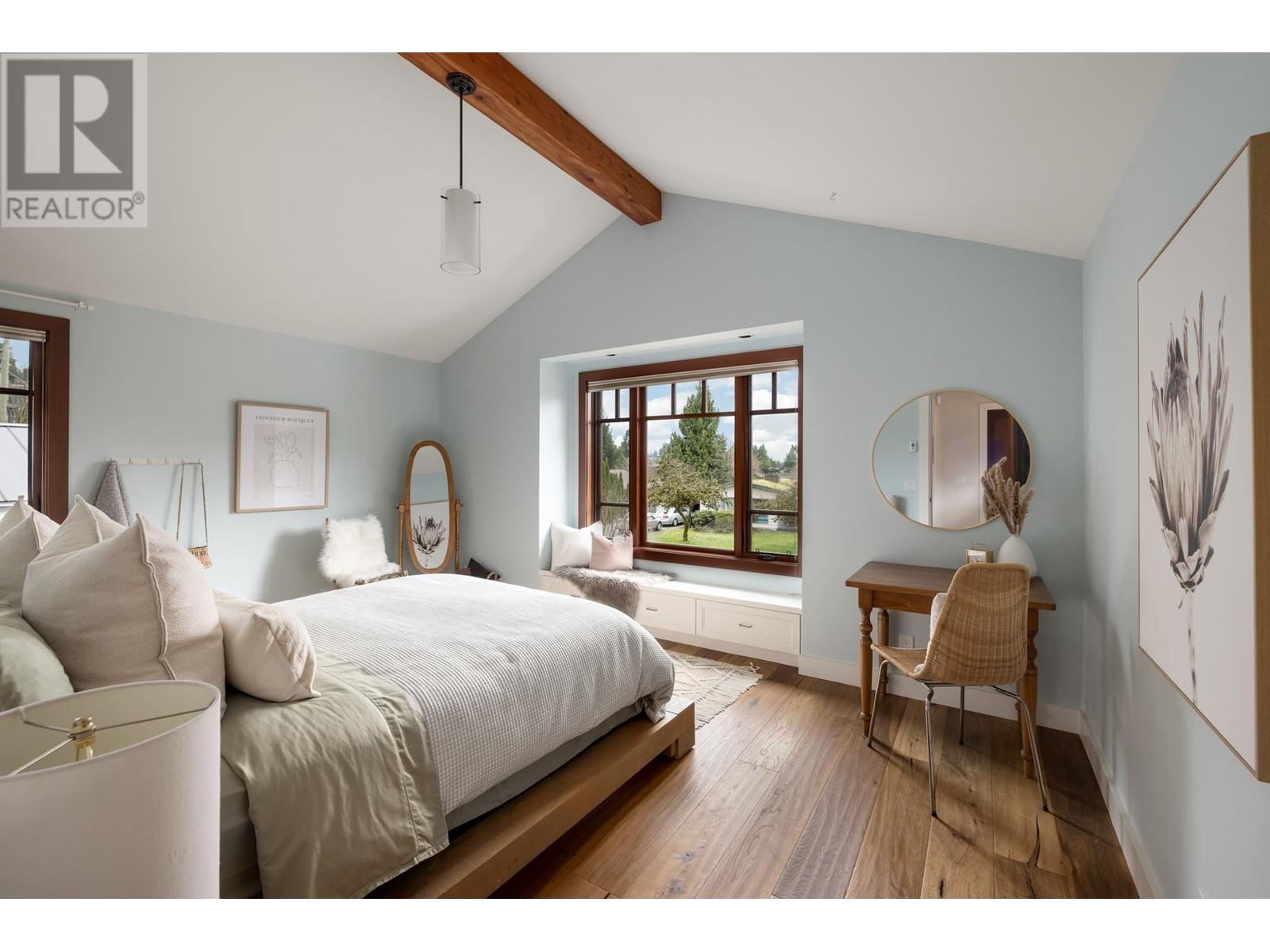 












986 TUDOR AVENUE

,
North Vancouver,




British Columbia
V7R1X7


