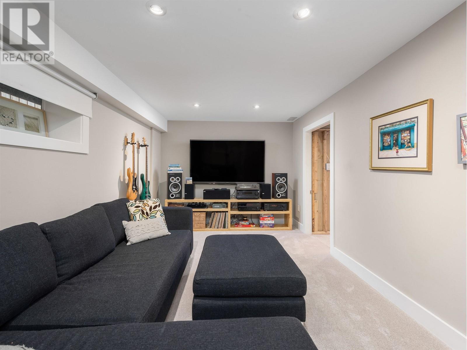 












1144 W KEITH ROAD

,
North Vancouver,




British Columbia
V7P1Y7

