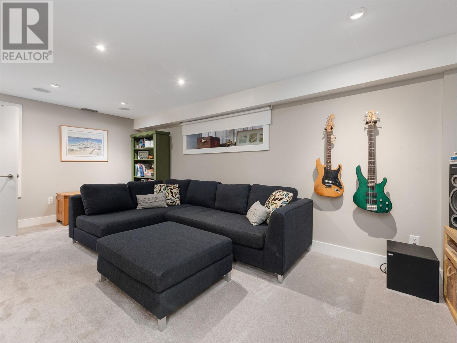 












1144 W KEITH ROAD

,
North Vancouver,




British Columbia
V7P1Y7


