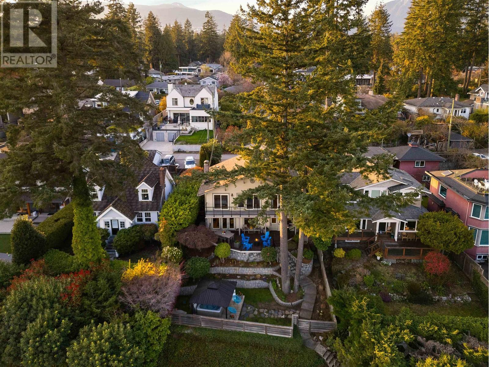 












1144 W KEITH ROAD

,
North Vancouver,




British Columbia
V7P1Y7

