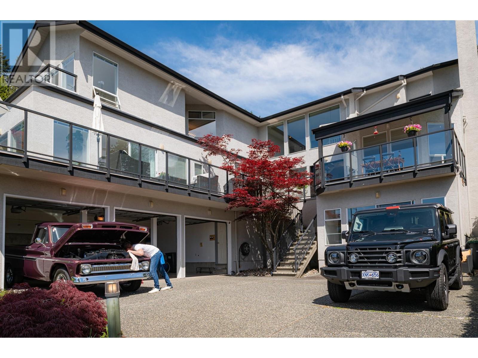 












4210 STARLIGHT WAY

,
North Vancouver,




British Columbia
V7N4L5

