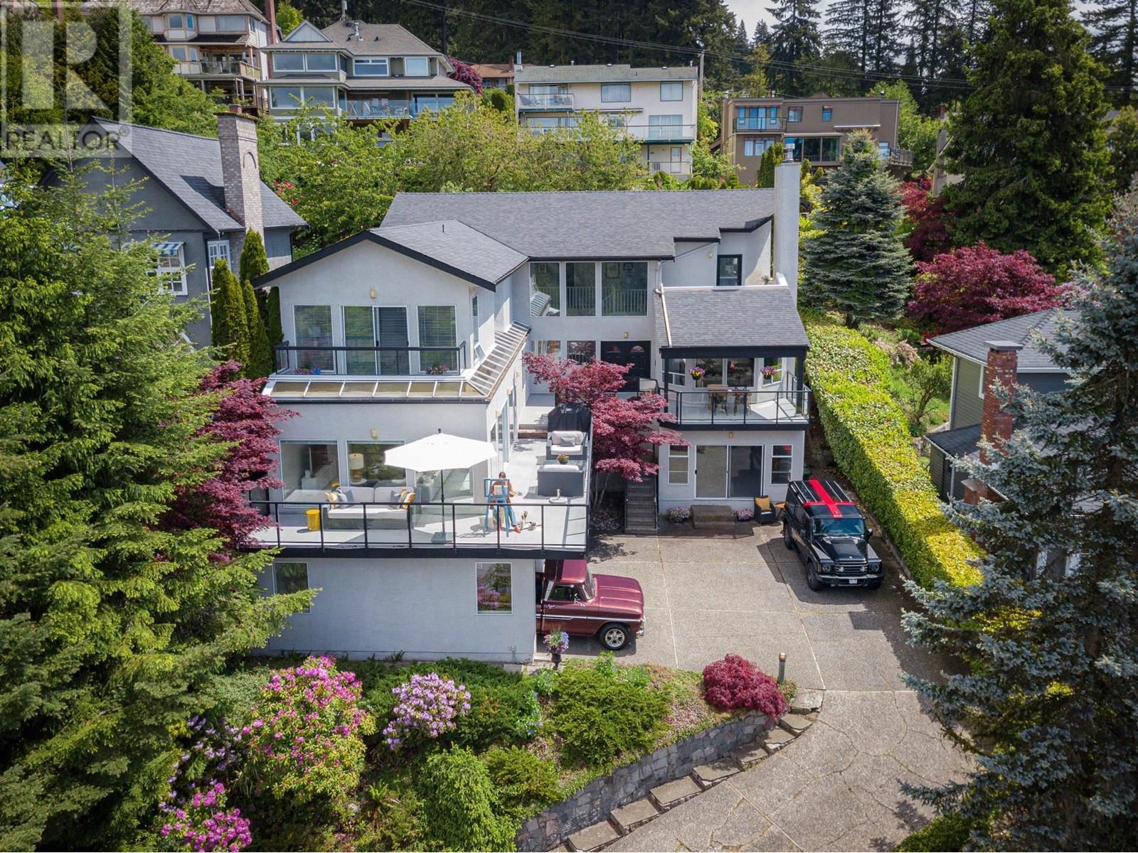 












4210 STARLIGHT WAY

,
North Vancouver,




British Columbia
V7N4L5

