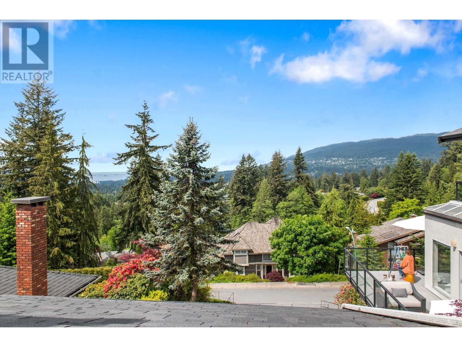 












4210 STARLIGHT WAY

,
North Vancouver,




British Columbia
V7N4L5

