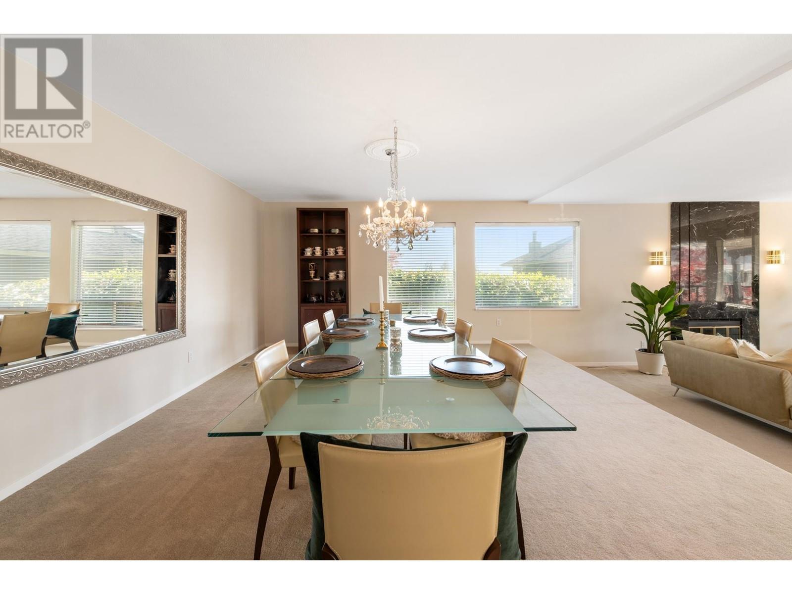 












4210 STARLIGHT WAY

,
North Vancouver,




British Columbia
V7N4L5

