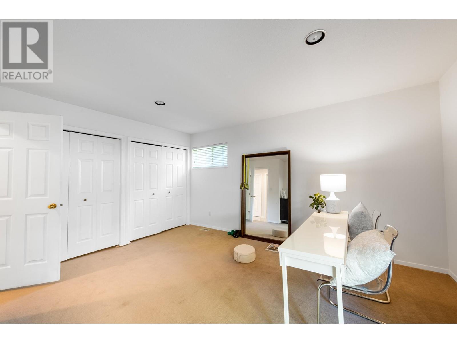 












4210 STARLIGHT WAY

,
North Vancouver,




British Columbia
V7N4L5

