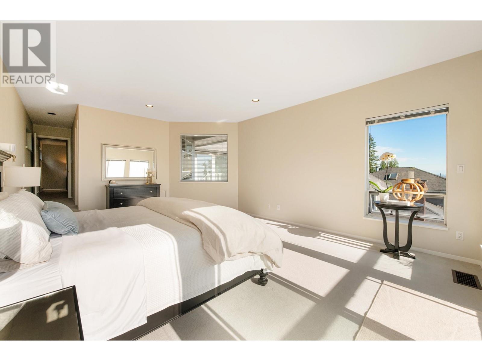 












4210 STARLIGHT WAY

,
North Vancouver,




British Columbia
V7N4L5


