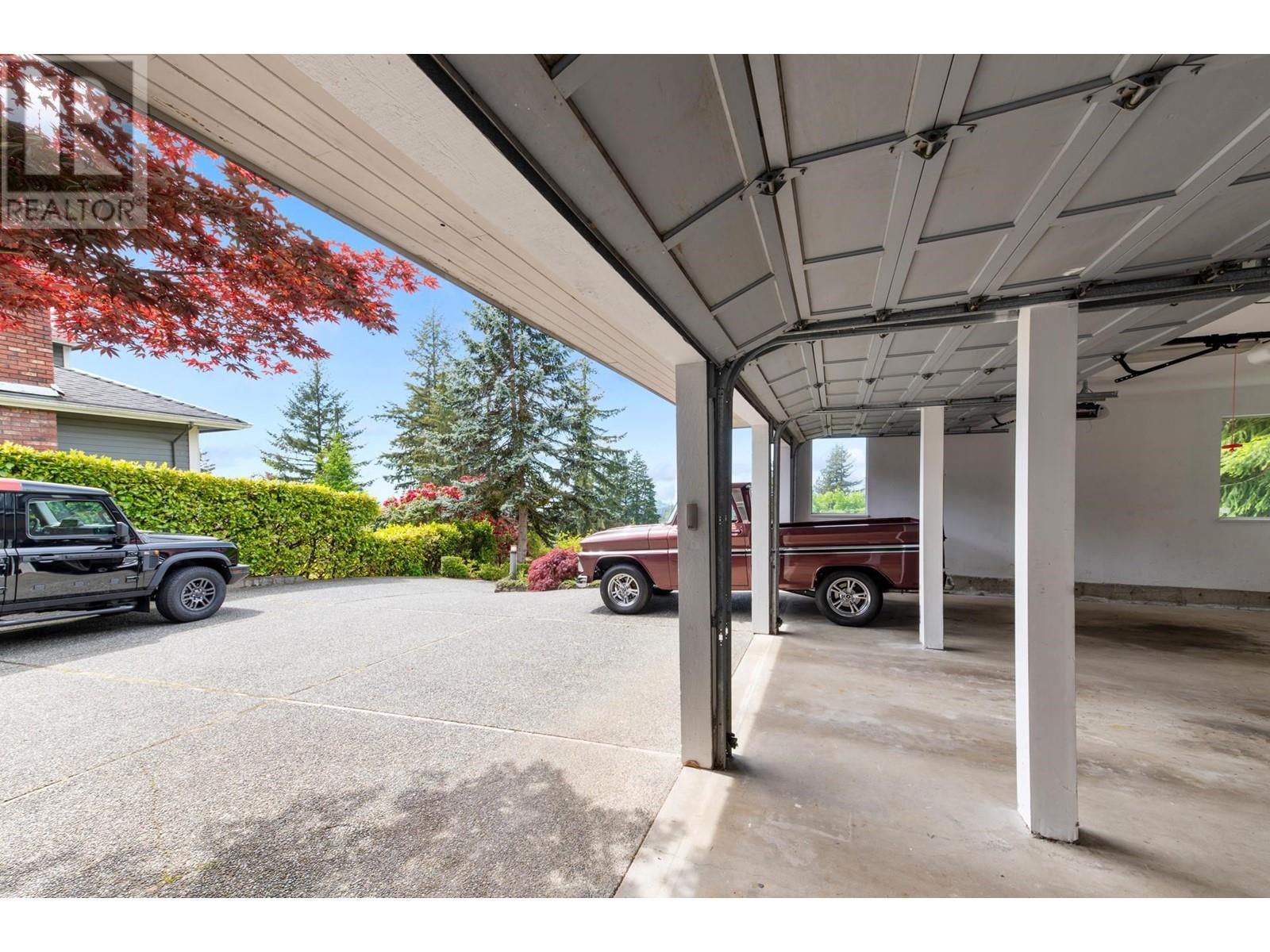 












4210 STARLIGHT WAY

,
North Vancouver,




British Columbia
V7N4L5

