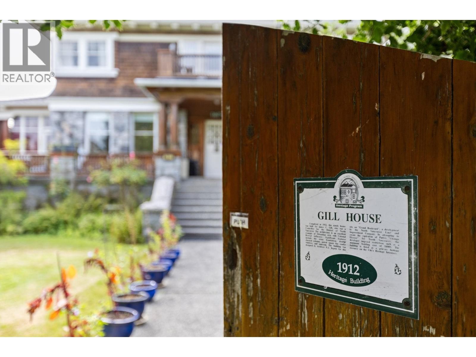 












1617 W GRAND BOULEVARD

,
North Vancouver,




British Columbia
V7L3Y2

