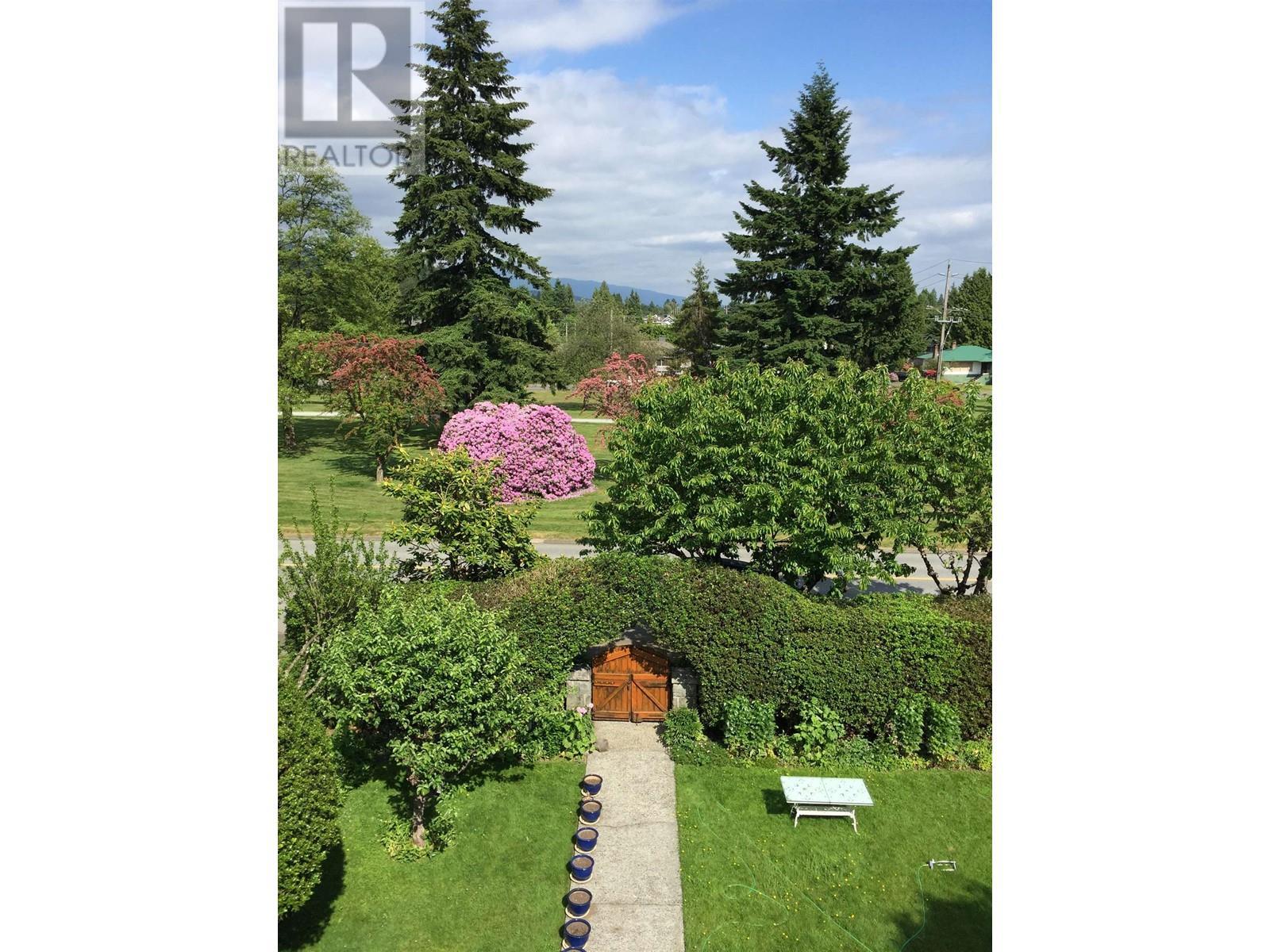 












1617 W GRAND BOULEVARD

,
North Vancouver,




British Columbia
V7L3Y2

