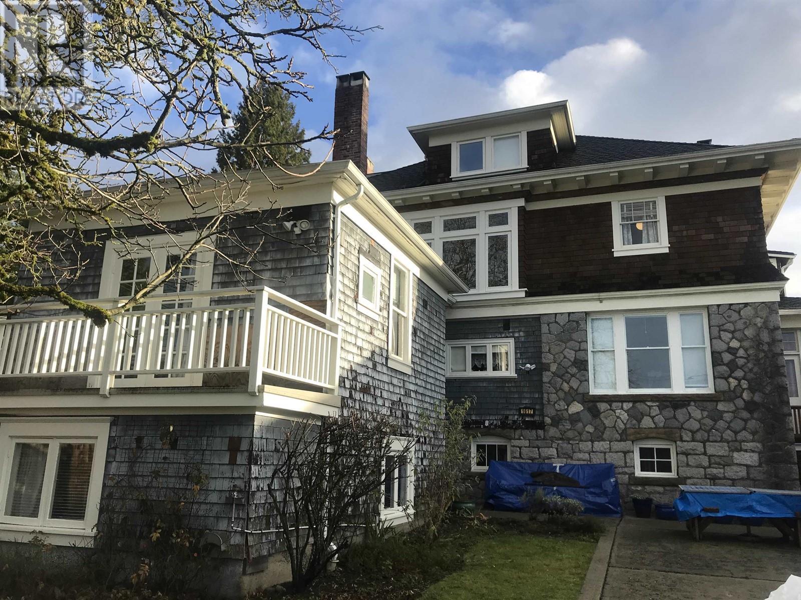 












1617 W GRAND BOULEVARD

,
North Vancouver,




British Columbia
V7L3Y2

