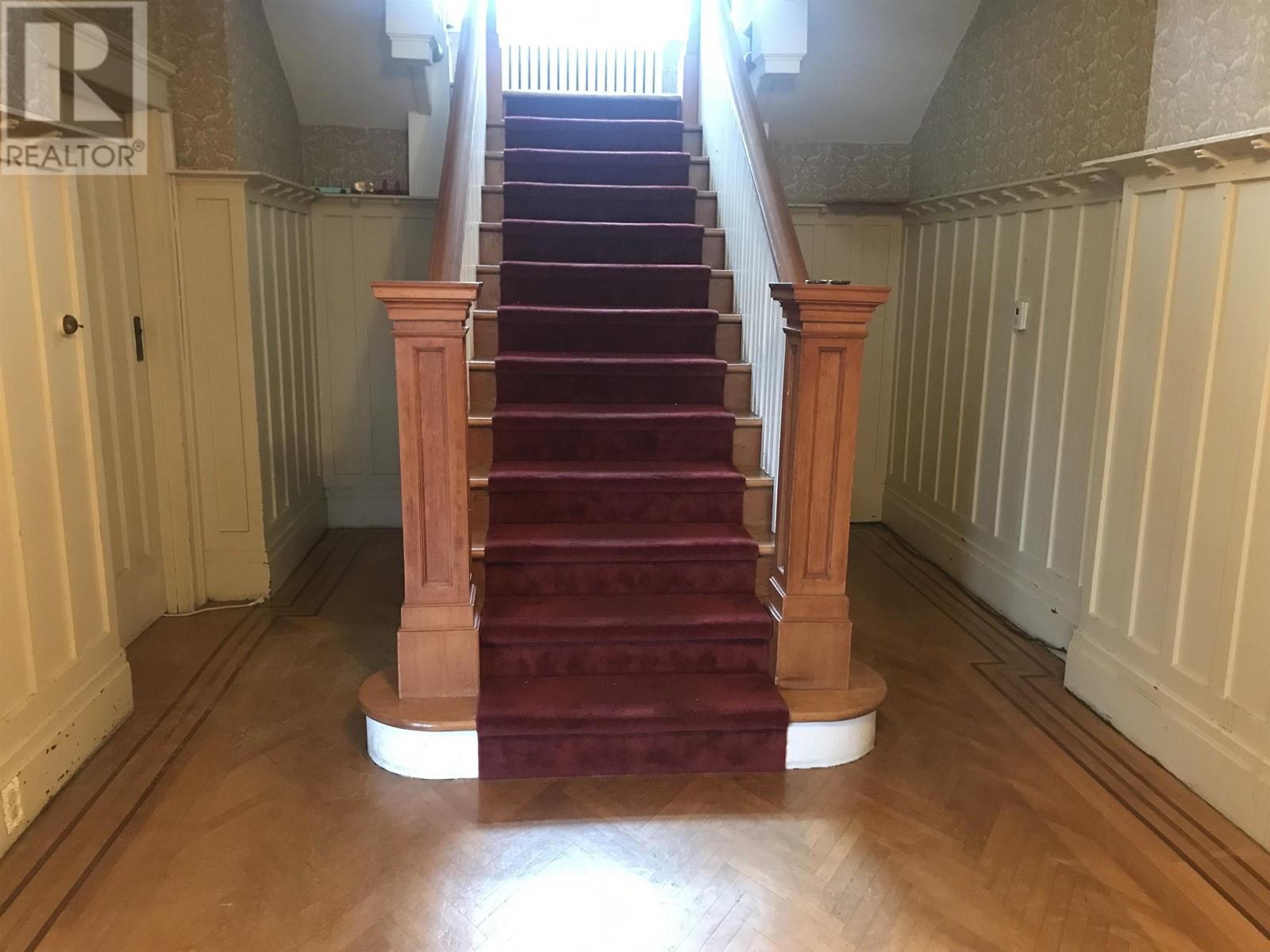 












1617 W GRAND BOULEVARD

,
North Vancouver,




British Columbia
V7L3Y2

