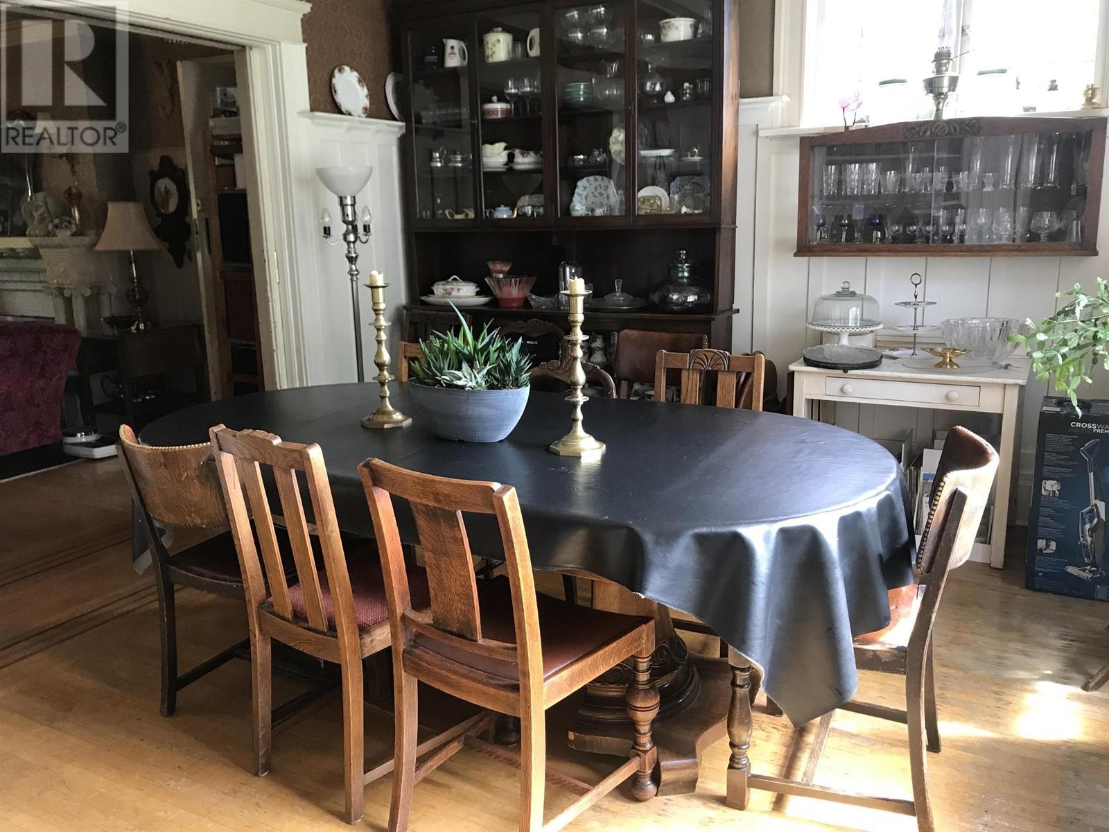 












1617 W GRAND BOULEVARD

,
North Vancouver,




British Columbia
V7L3Y2

