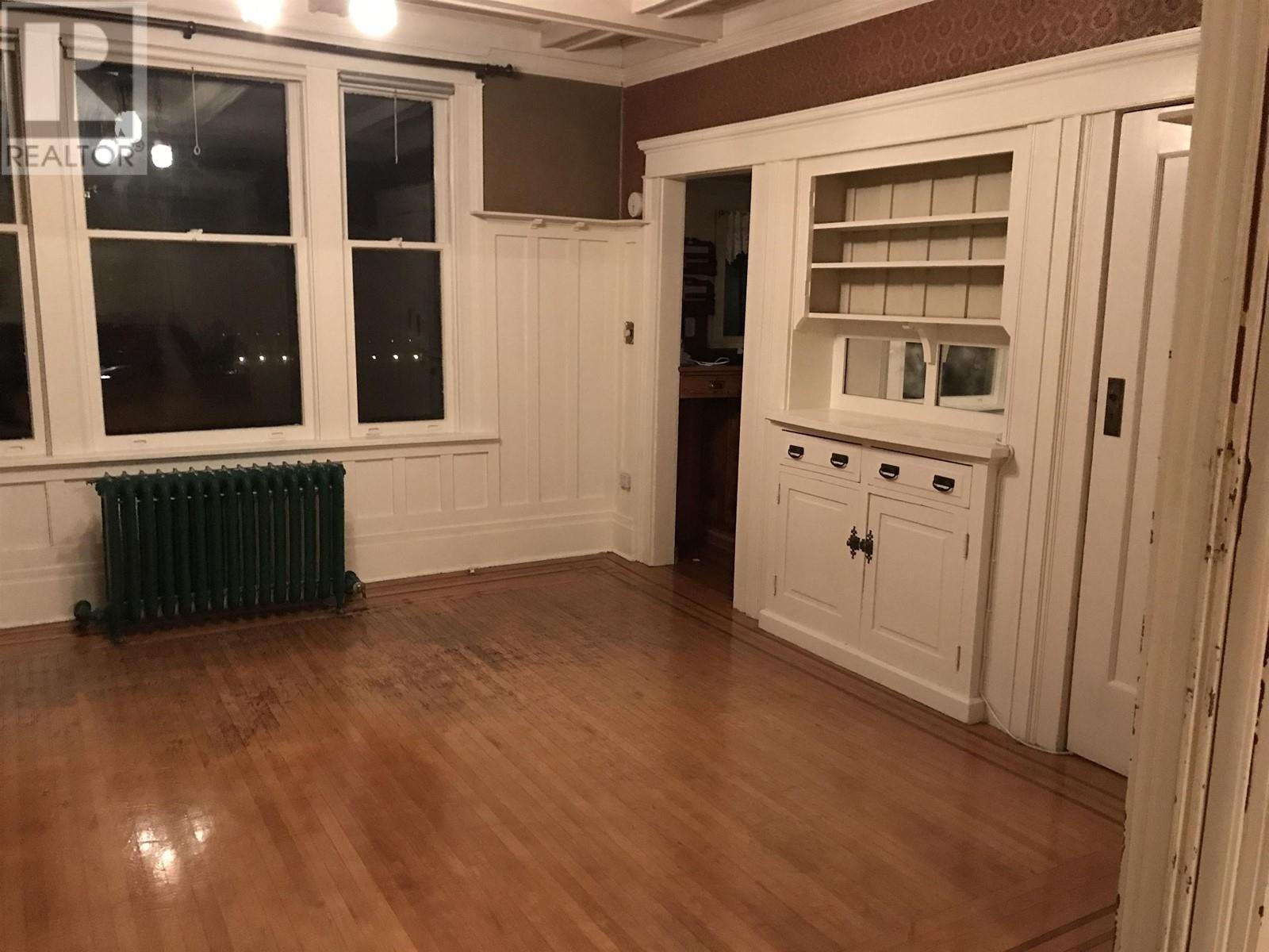 












1617 W GRAND BOULEVARD

,
North Vancouver,




British Columbia
V7L3Y2

