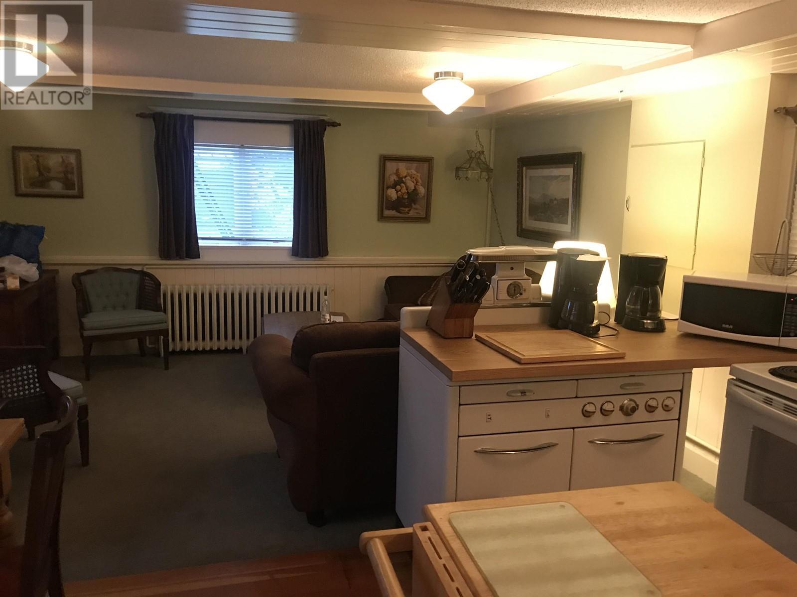 












1617 W GRAND BOULEVARD

,
North Vancouver,




British Columbia
V7L3Y2

