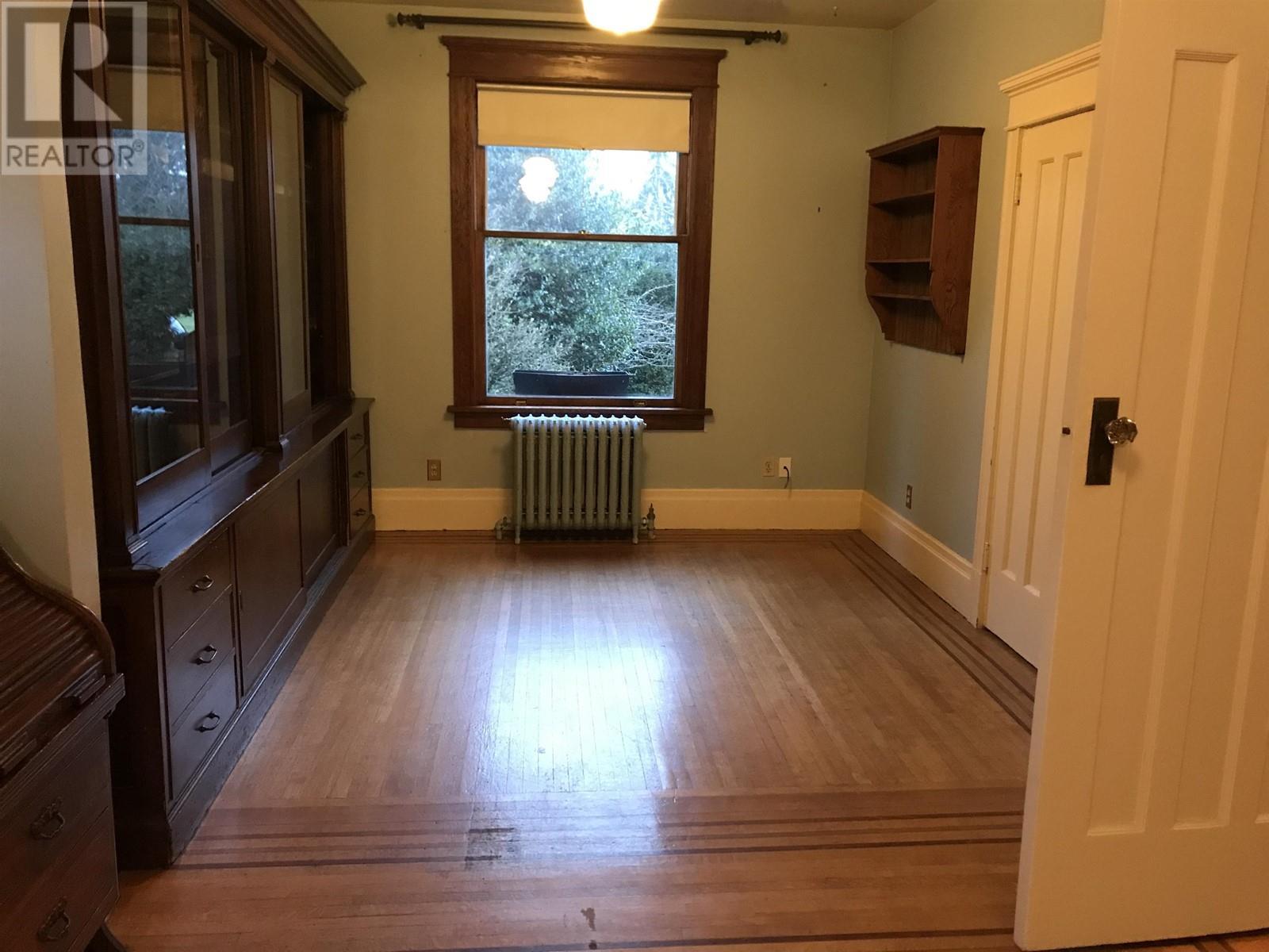 












1617 W GRAND BOULEVARD

,
North Vancouver,




British Columbia
V7L3Y2

