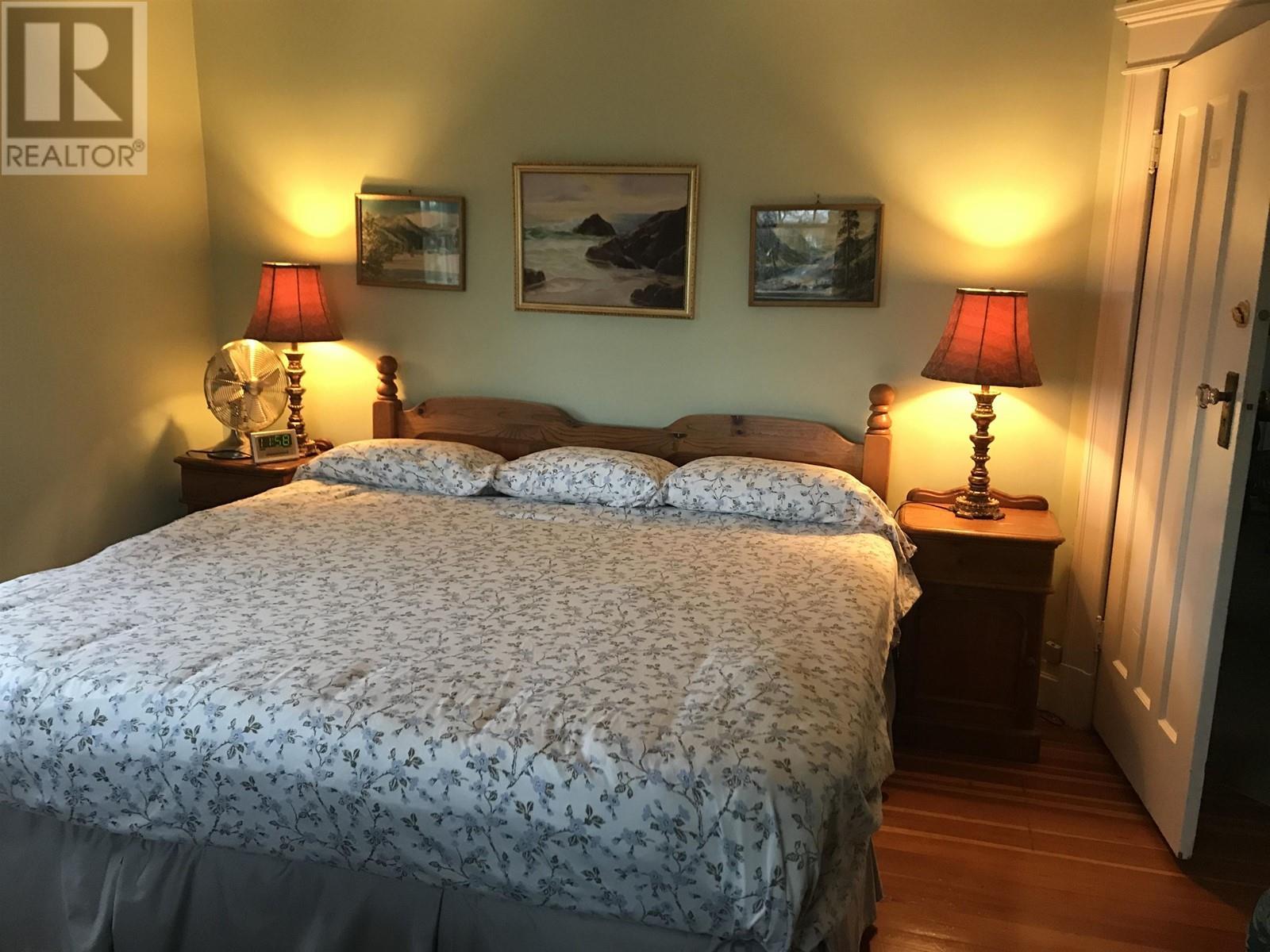 












1617 W GRAND BOULEVARD

,
North Vancouver,




British Columbia
V7L3Y2


