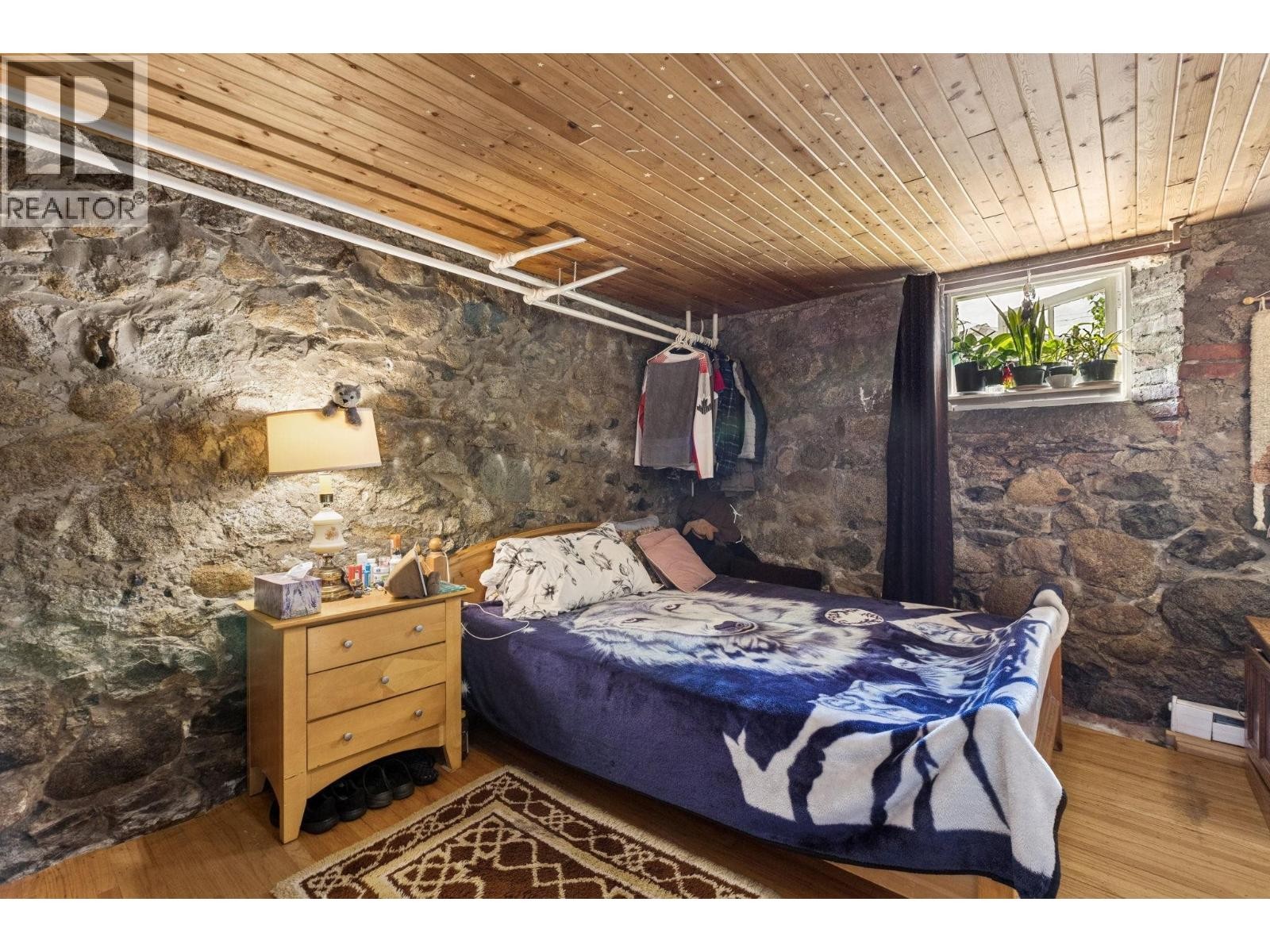 












1617 W GRAND BOULEVARD

,
North Vancouver,




British Columbia
V7L3Y2

