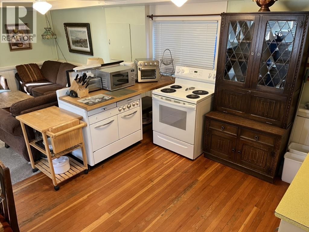 












1617 W GRAND BOULEVARD

,
North Vancouver,




British Columbia
V7L3Y2

