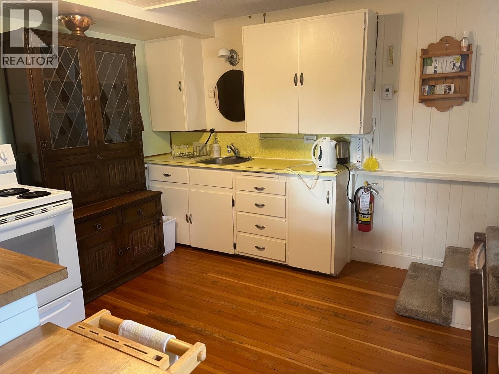 












1617 W GRAND BOULEVARD

,
North Vancouver,




British Columbia
V7L3Y2

