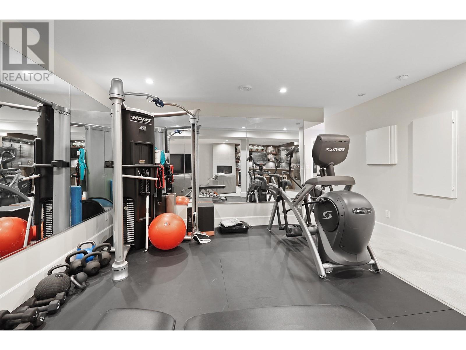












457 E 12TH STREET

,
North Vancouver,




British Columbia
V7L2K3

