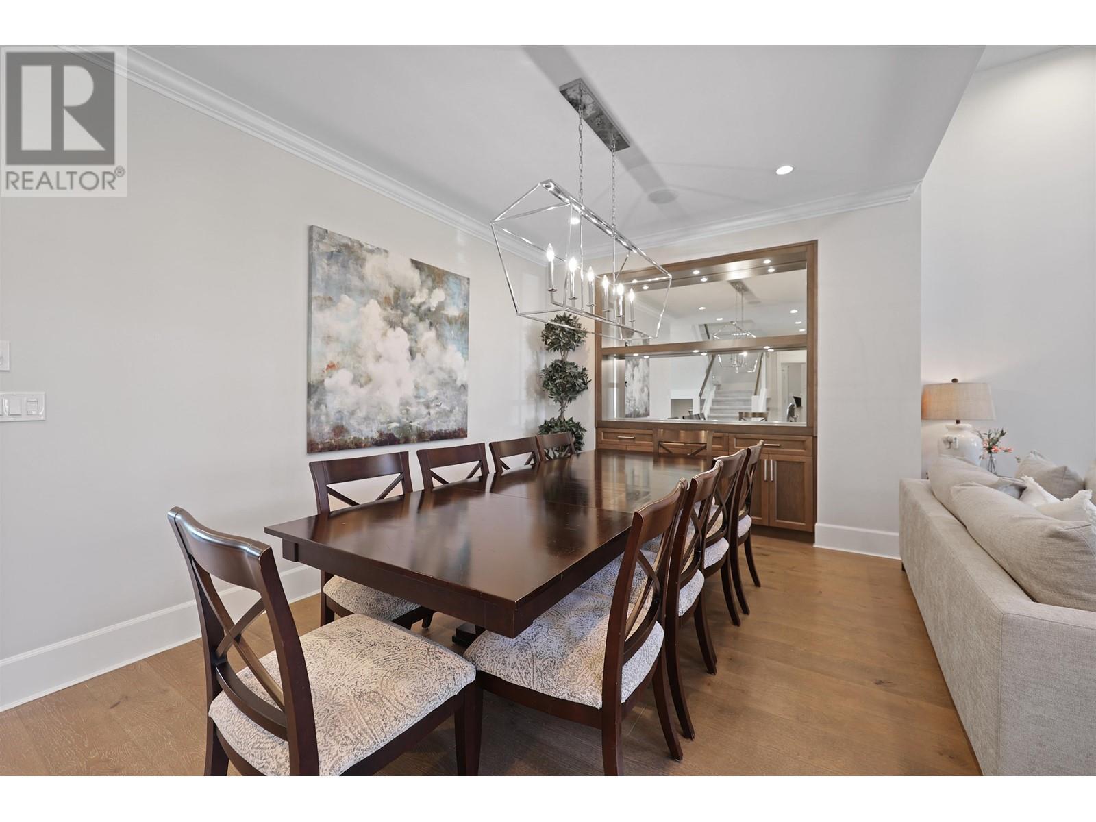 












457 E 12TH STREET

,
North Vancouver,




British Columbia
V7L2K3

