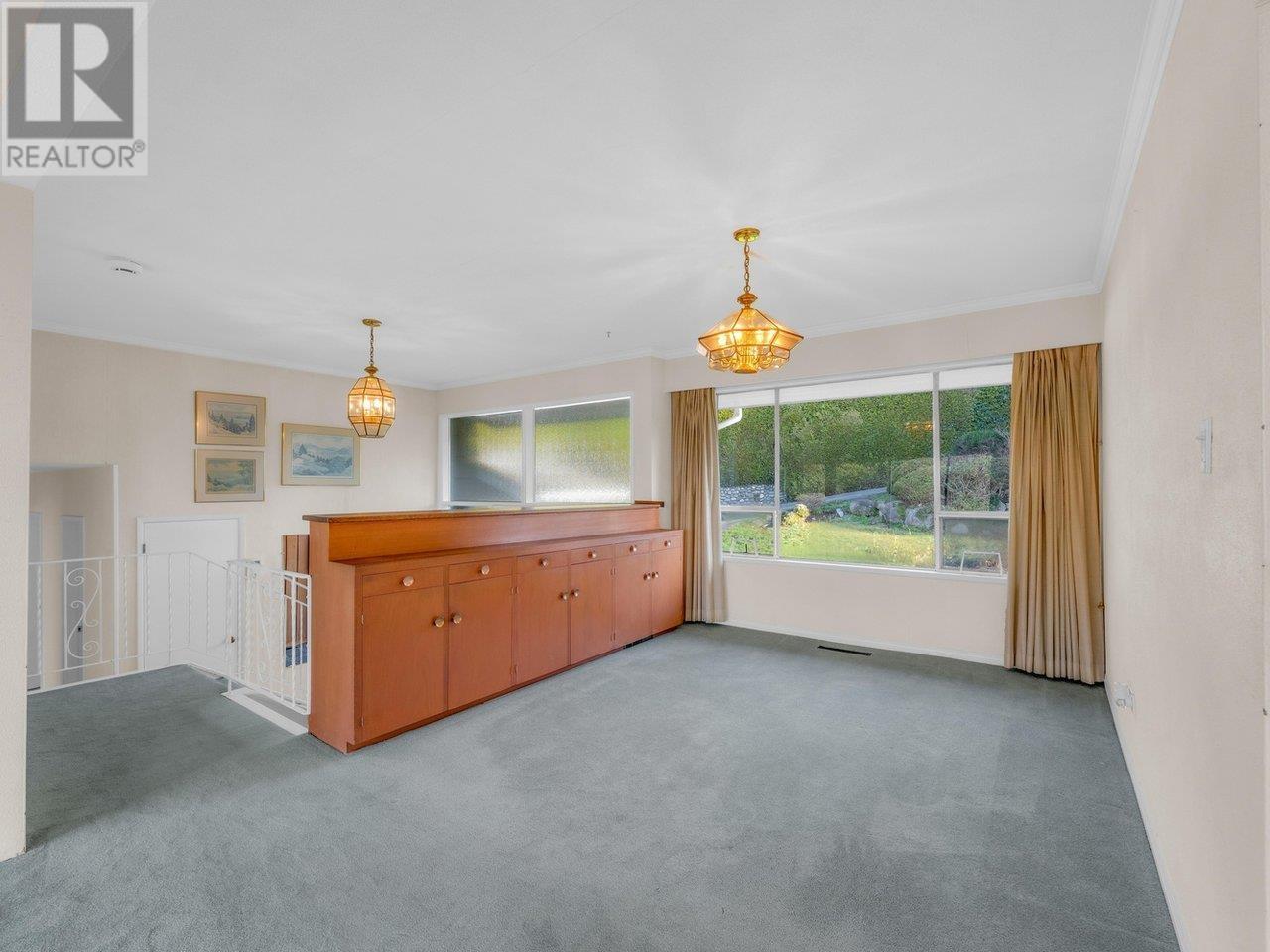 












1204 OTTABURN ROAD

,
West Vancouver,




British Columbia
V7S2J8

