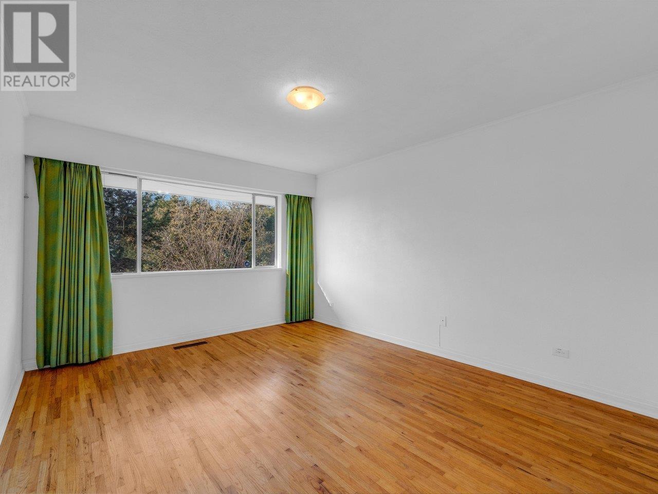 












1204 OTTABURN ROAD

,
West Vancouver,




British Columbia
V7S2J8

