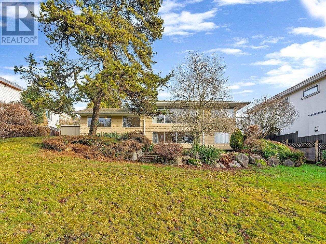 












1204 OTTABURN ROAD

,
West Vancouver,




British Columbia
V7S2J8

