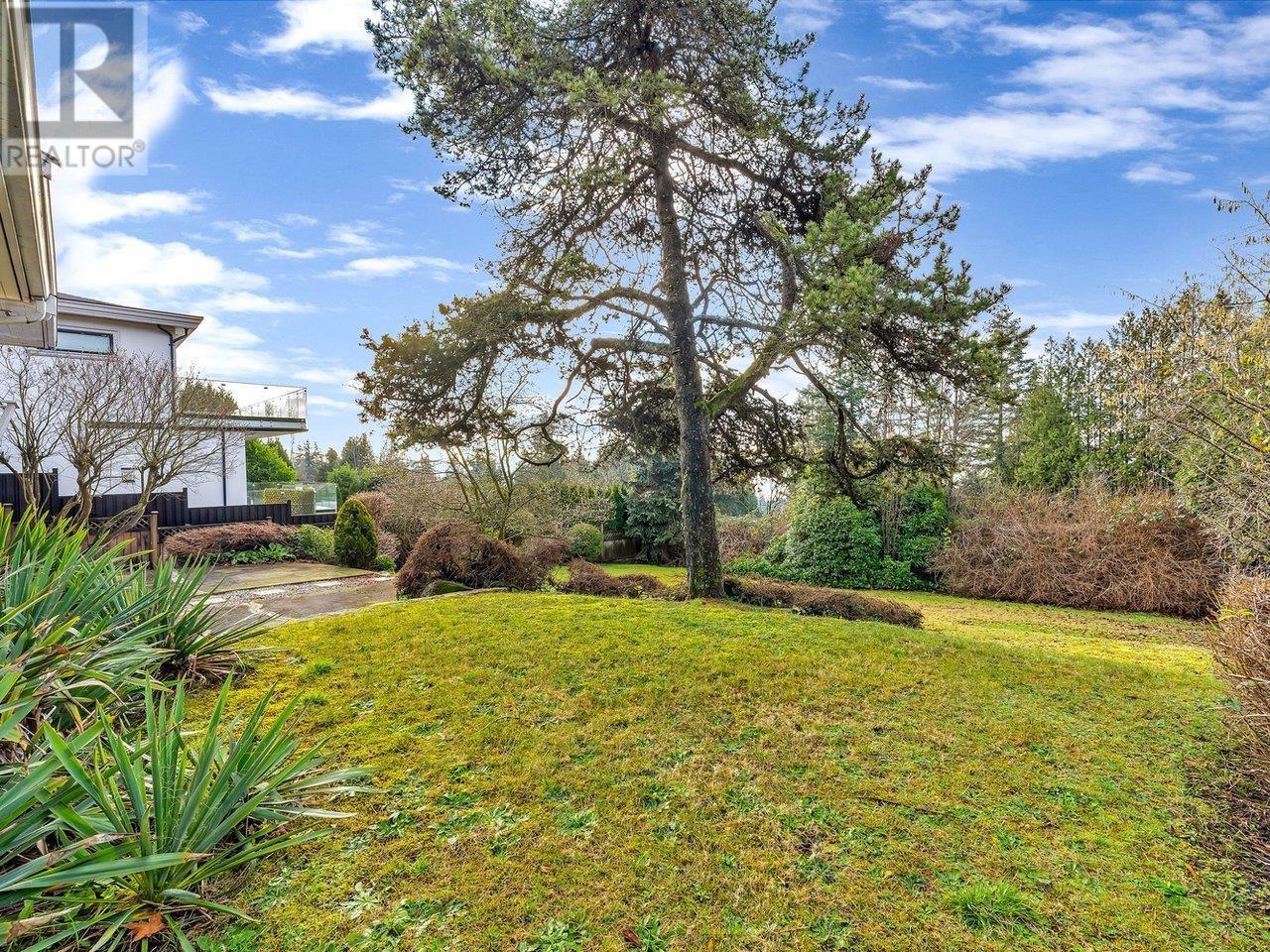 












1204 OTTABURN ROAD

,
West Vancouver,




British Columbia
V7S2J8

