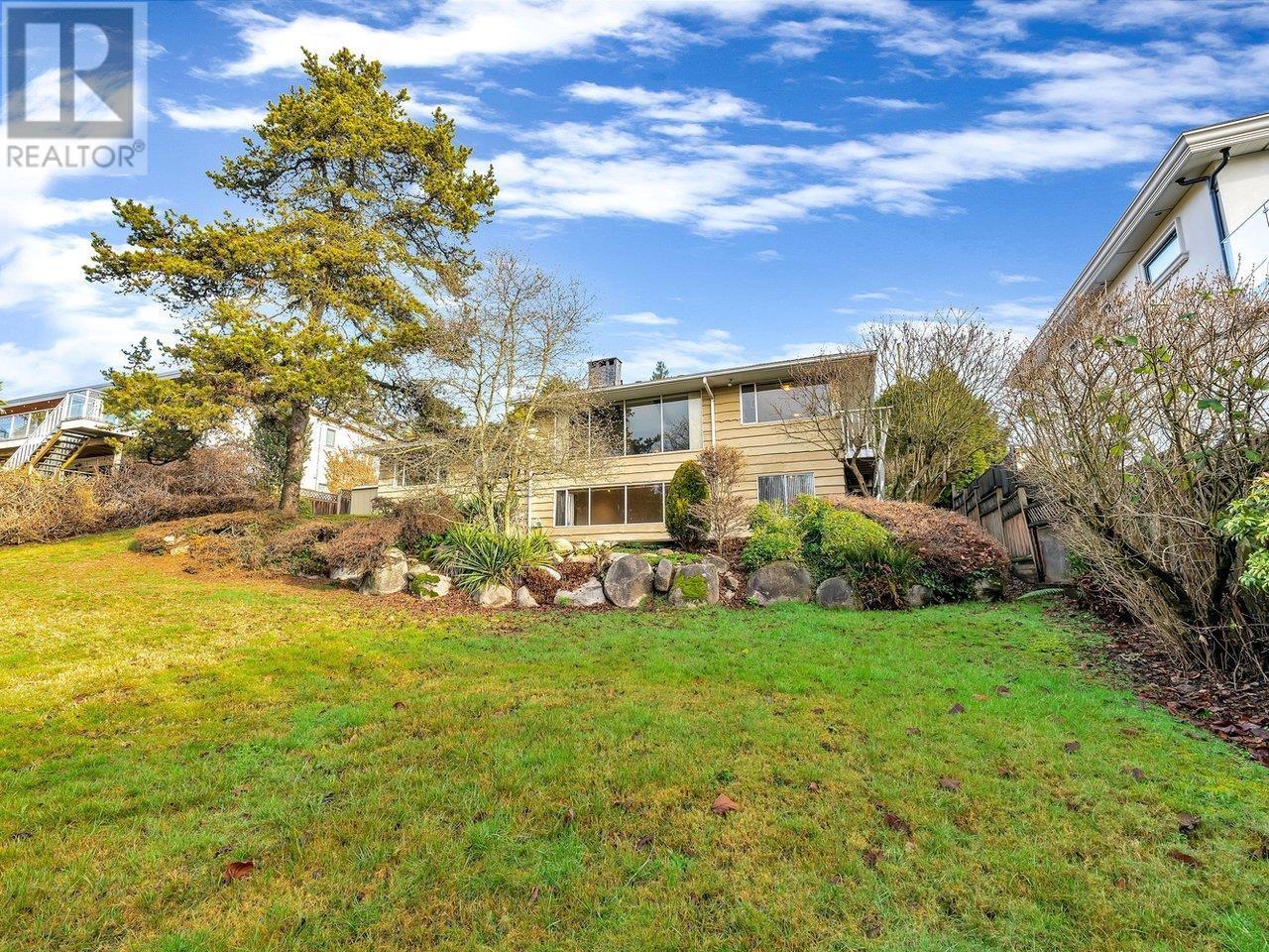 












1204 OTTABURN ROAD

,
West Vancouver,




British Columbia
V7S2J8


