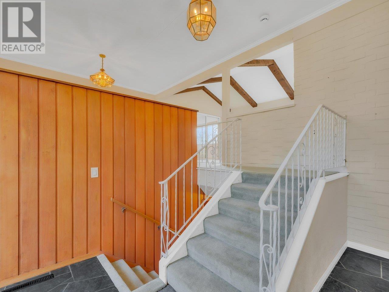 












1204 OTTABURN ROAD

,
West Vancouver,




British Columbia
V7S2J8

