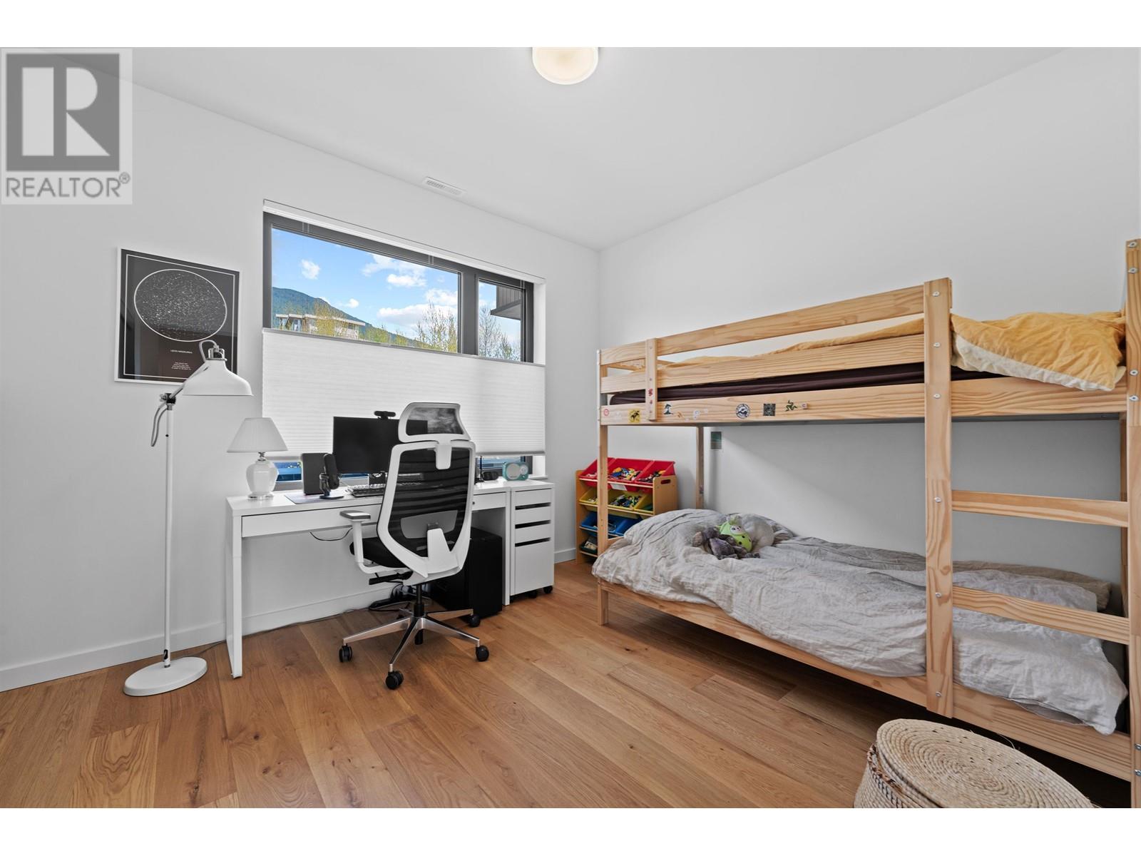 












40822 THE CRESCENT

,
Squamish,




British Columbia
V8B1B1

