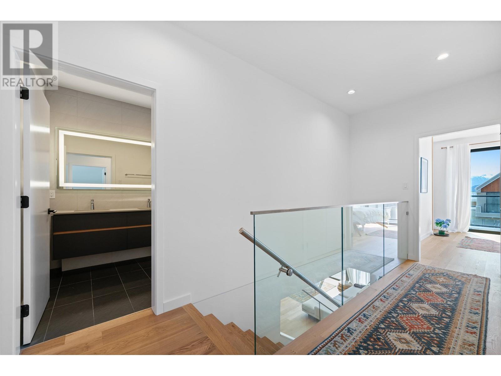 












40822 THE CRESCENT

,
Squamish,




British Columbia
V8B1B1


