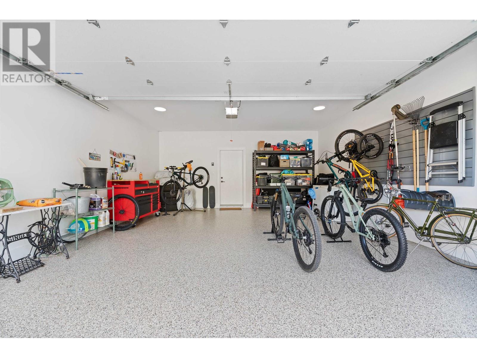 












40822 THE CRESCENT

,
Squamish,




British Columbia
V8B1B1

