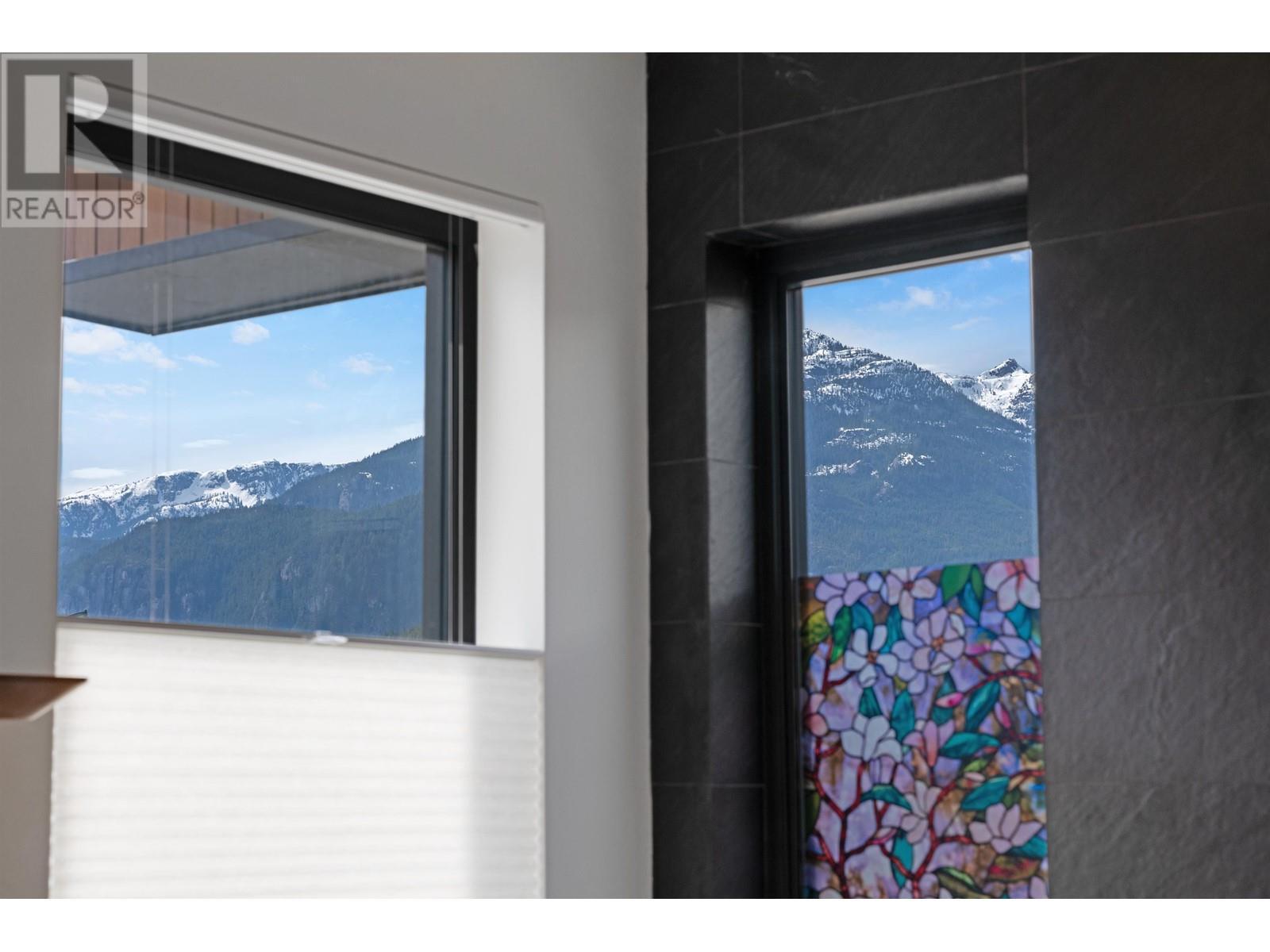 












40822 THE CRESCENT

,
Squamish,




British Columbia
V8B1B1

