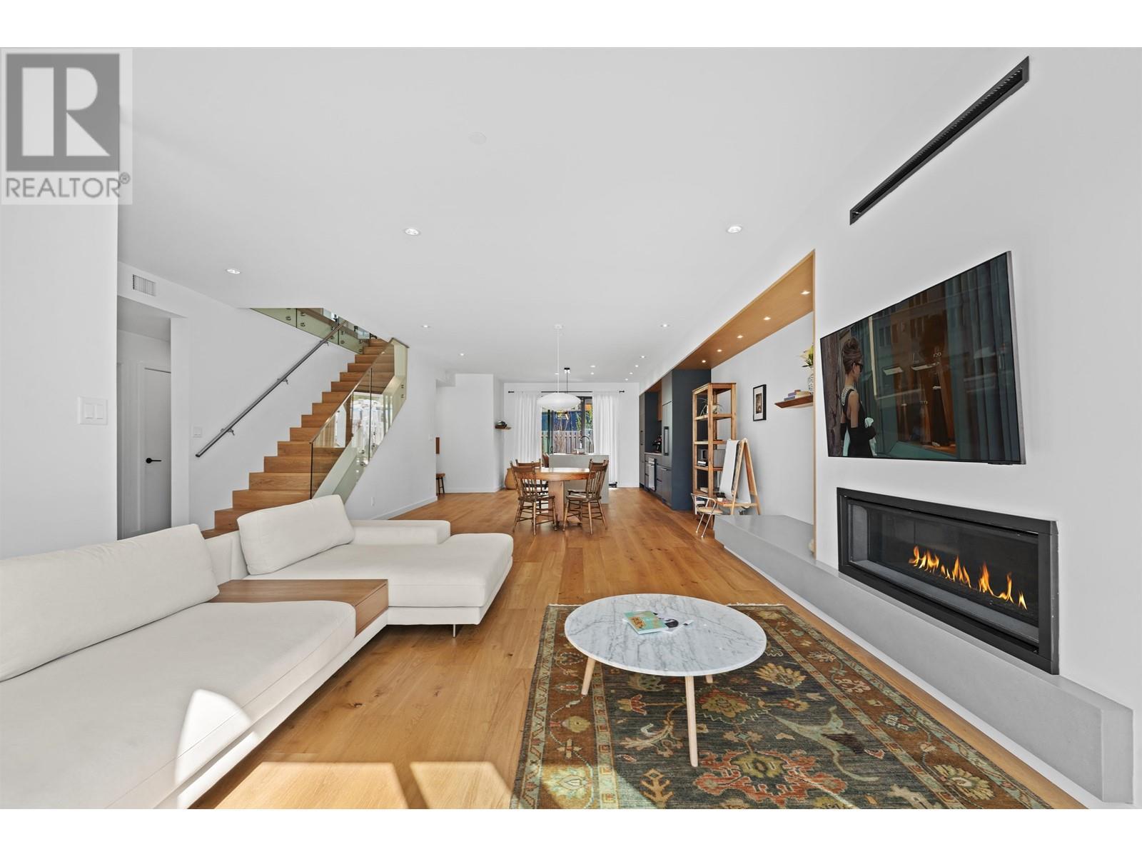 












40822 THE CRESCENT

,
Squamish,




British Columbia
V8B1B1

