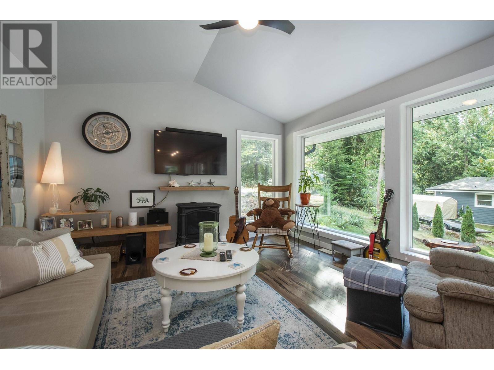 












767 GEDDES ROAD

,
Roberts Creek,




British Columbia
V0N2W6

