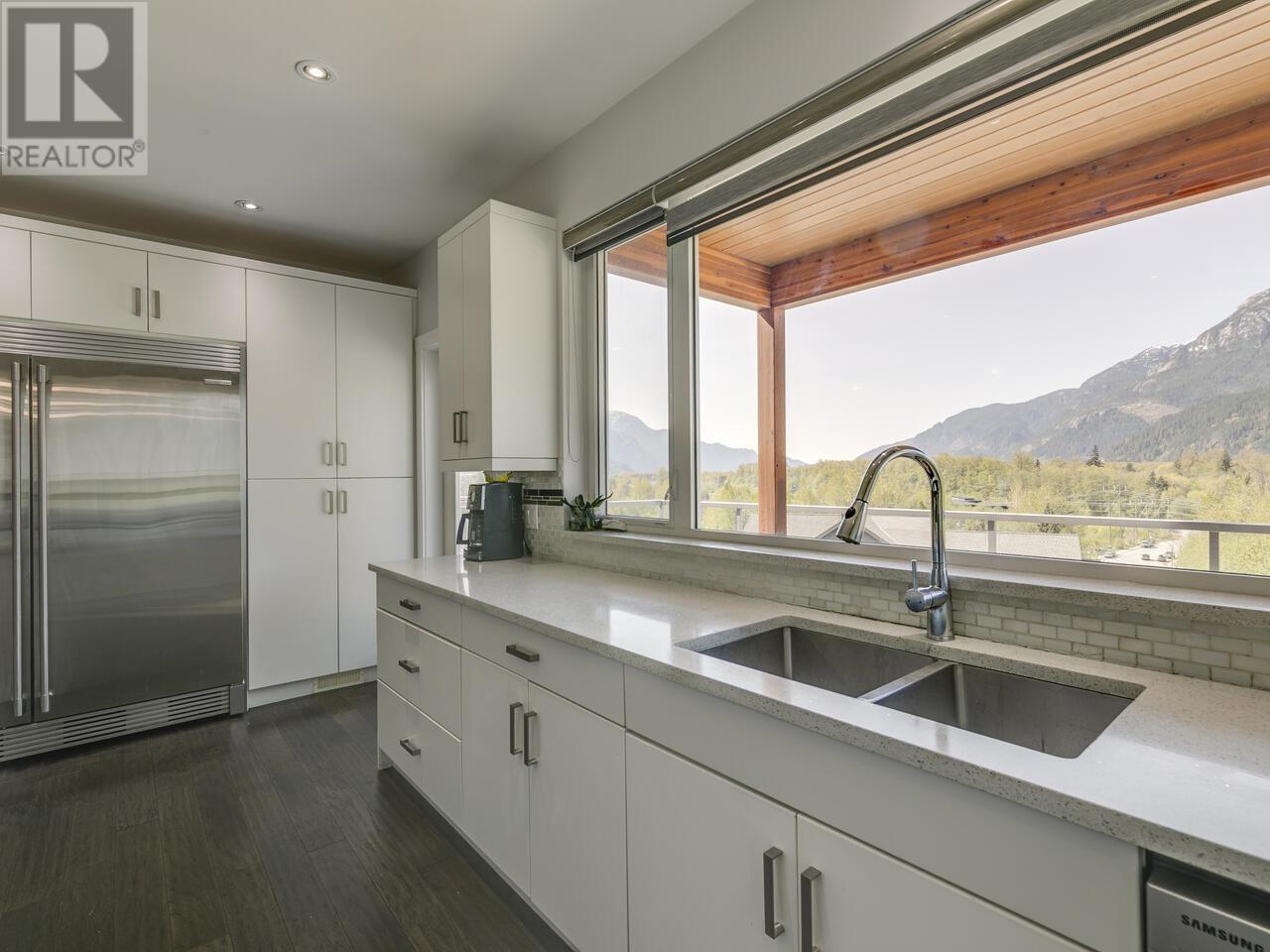 












41230 ROCKRIDGE PLACE

,
Squamish,




British Columbia
V8B0S4

