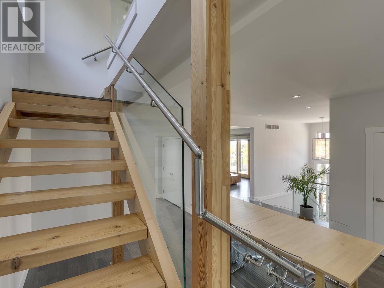 












41230 ROCKRIDGE PLACE

,
Squamish,




British Columbia
V8B0S4

