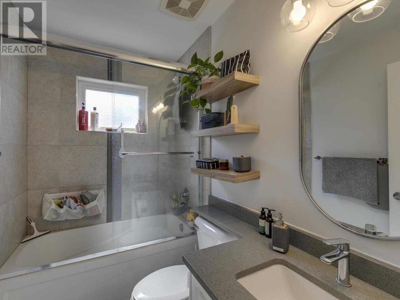 












41230 ROCKRIDGE PLACE

,
Squamish,




British Columbia
V8B0S4

