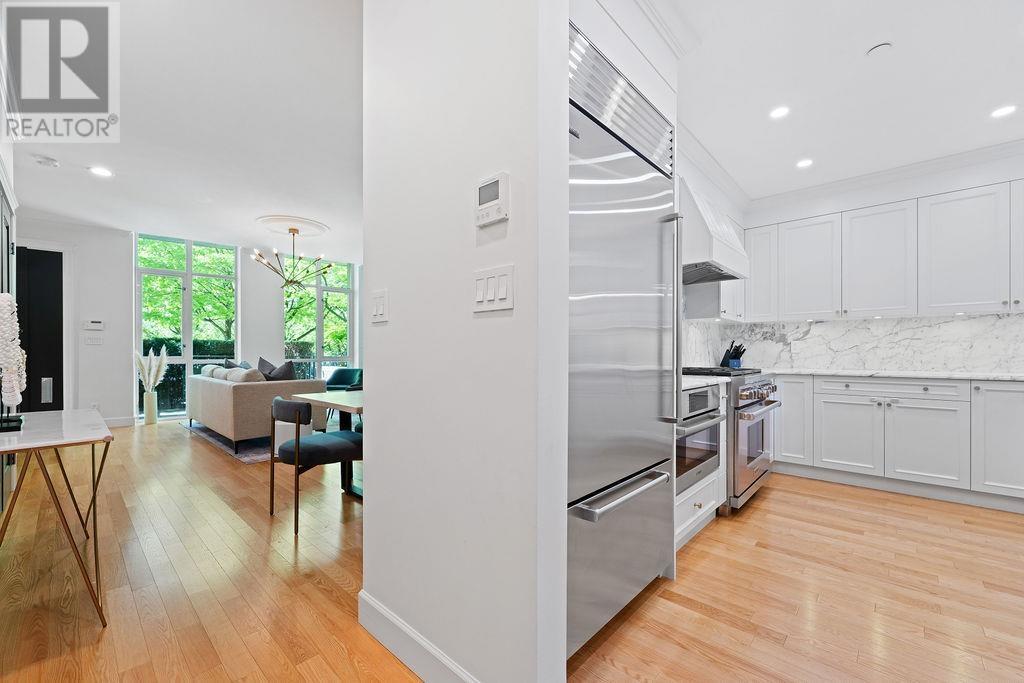












471 BEACH CRESCENT

,
Vancouver,




British Columbia
V6Z3B9

