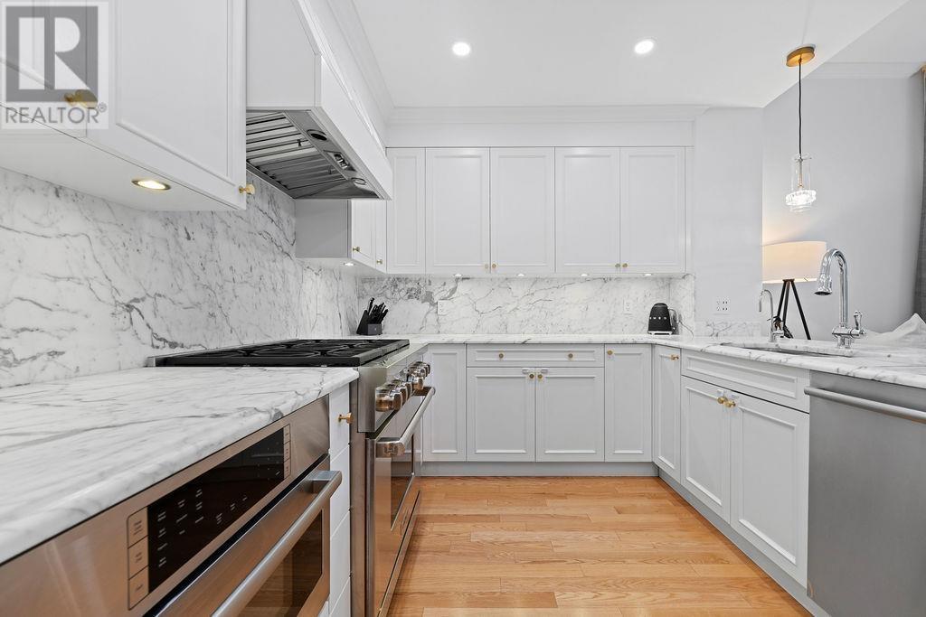 












471 BEACH CRESCENT

,
Vancouver,




British Columbia
V6Z3B9

