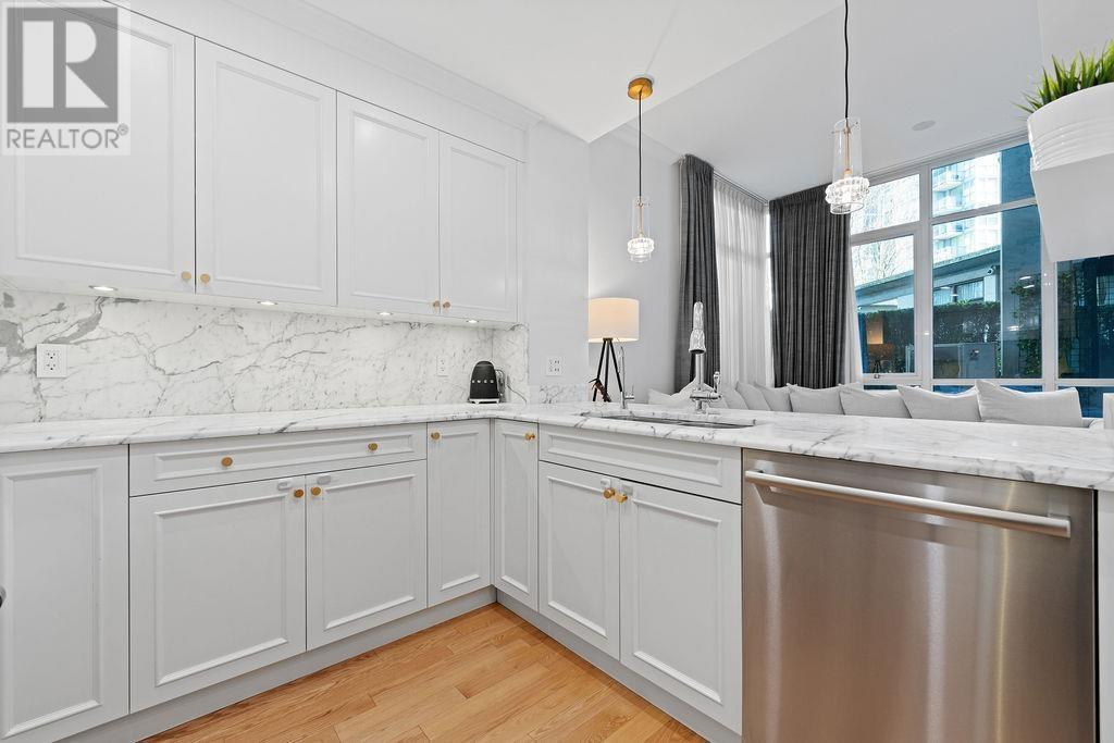 












471 BEACH CRESCENT

,
Vancouver,




British Columbia
V6Z3B9

